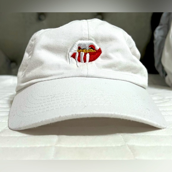 Kylie Cosmetics Lips Hat - Picture 1 of 8